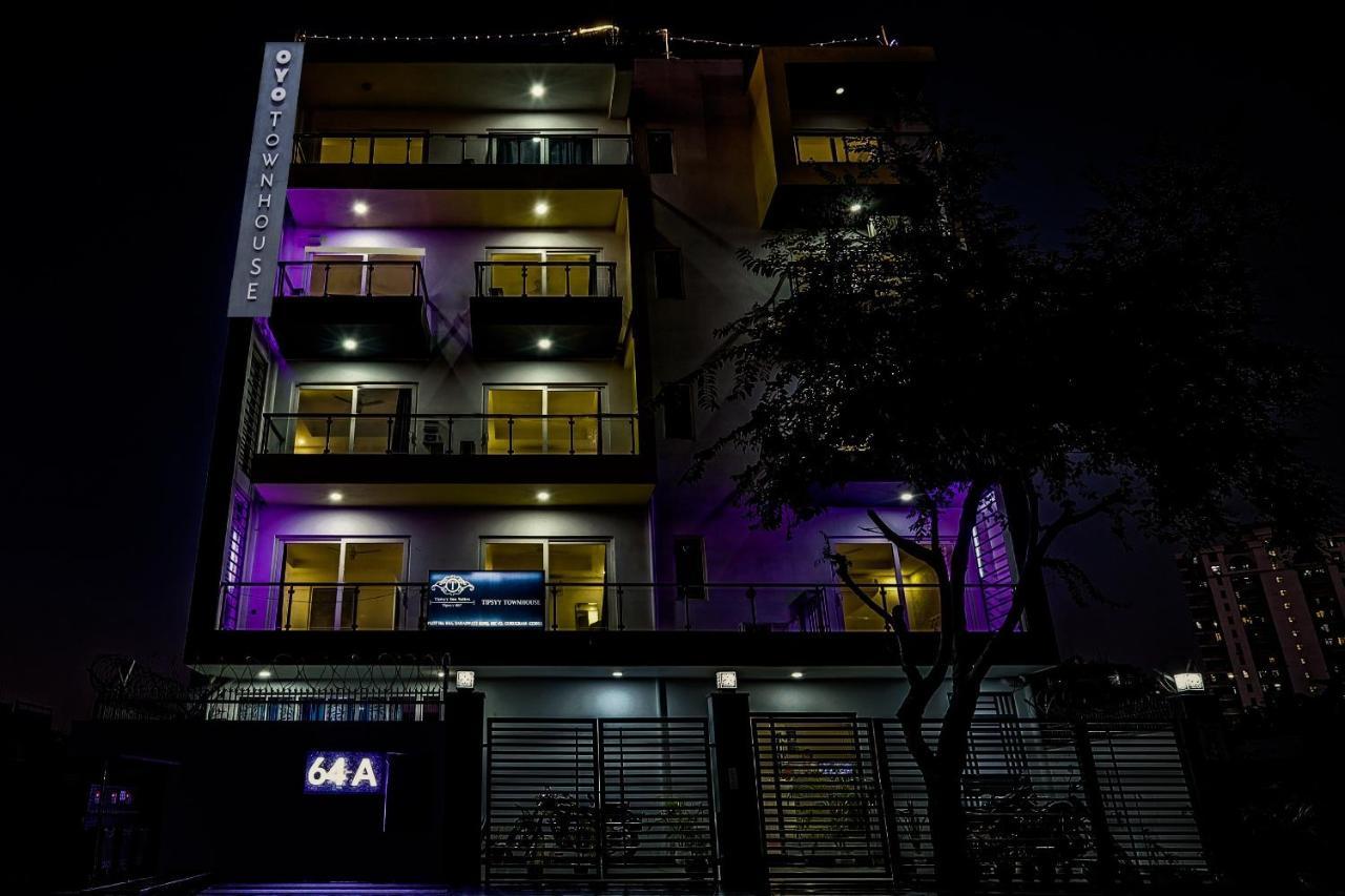 Super Townhouse Tipsyy Near Bestech Central Square Mall คูร์เคาน์ ภายนอก รูปภาพ