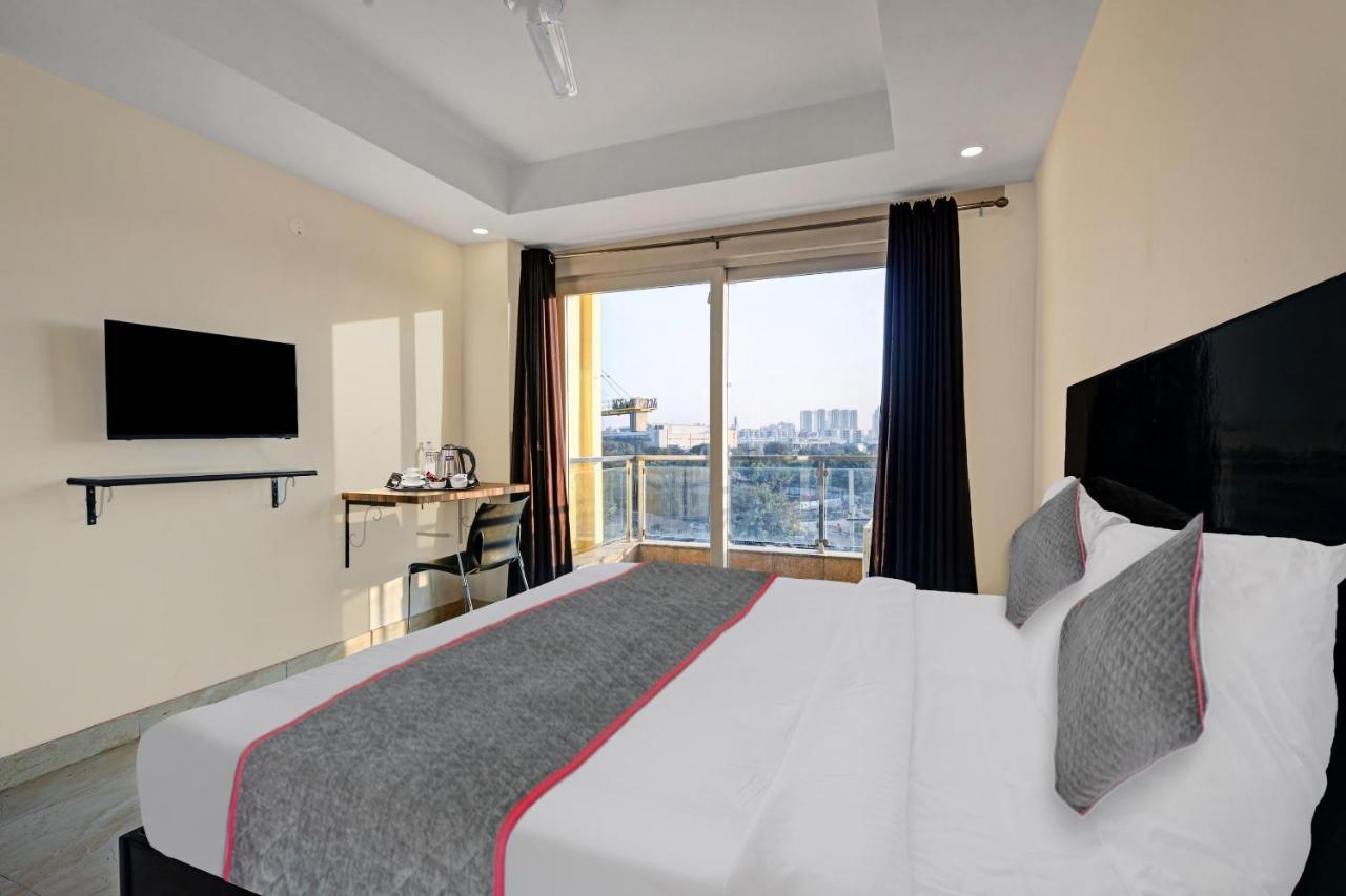 Super Townhouse Tipsyy Near Bestech Central Square Mall คูร์เคาน์ ภายนอก รูปภาพ