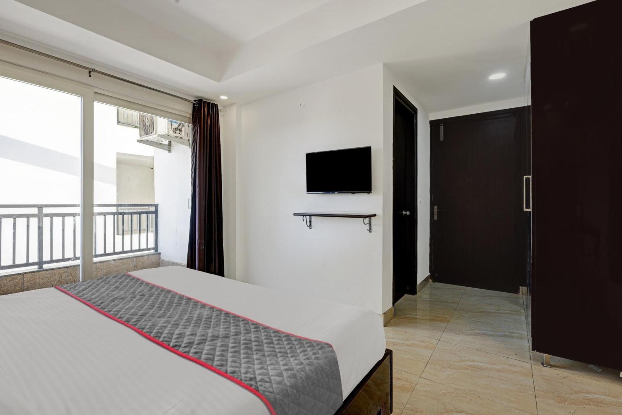 Super Townhouse Tipsyy Near Bestech Central Square Mall คูร์เคาน์ ภายนอก รูปภาพ