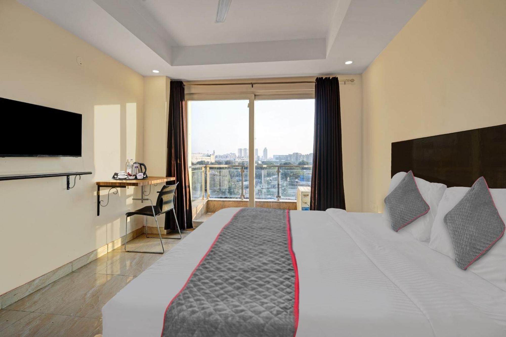 Super Townhouse Tipsyy Near Bestech Central Square Mall คูร์เคาน์ ภายนอก รูปภาพ