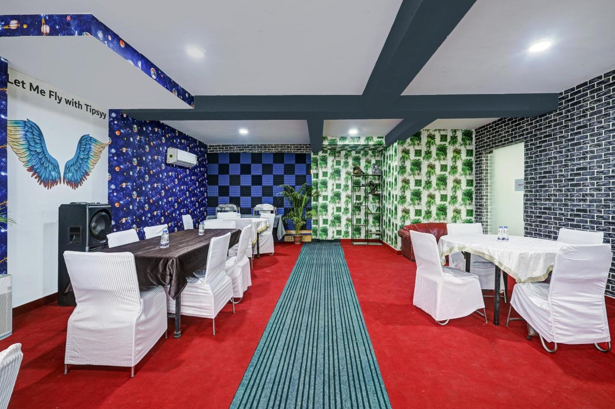 Super Townhouse Tipsyy Near Bestech Central Square Mall คูร์เคาน์ ภายนอก รูปภาพ