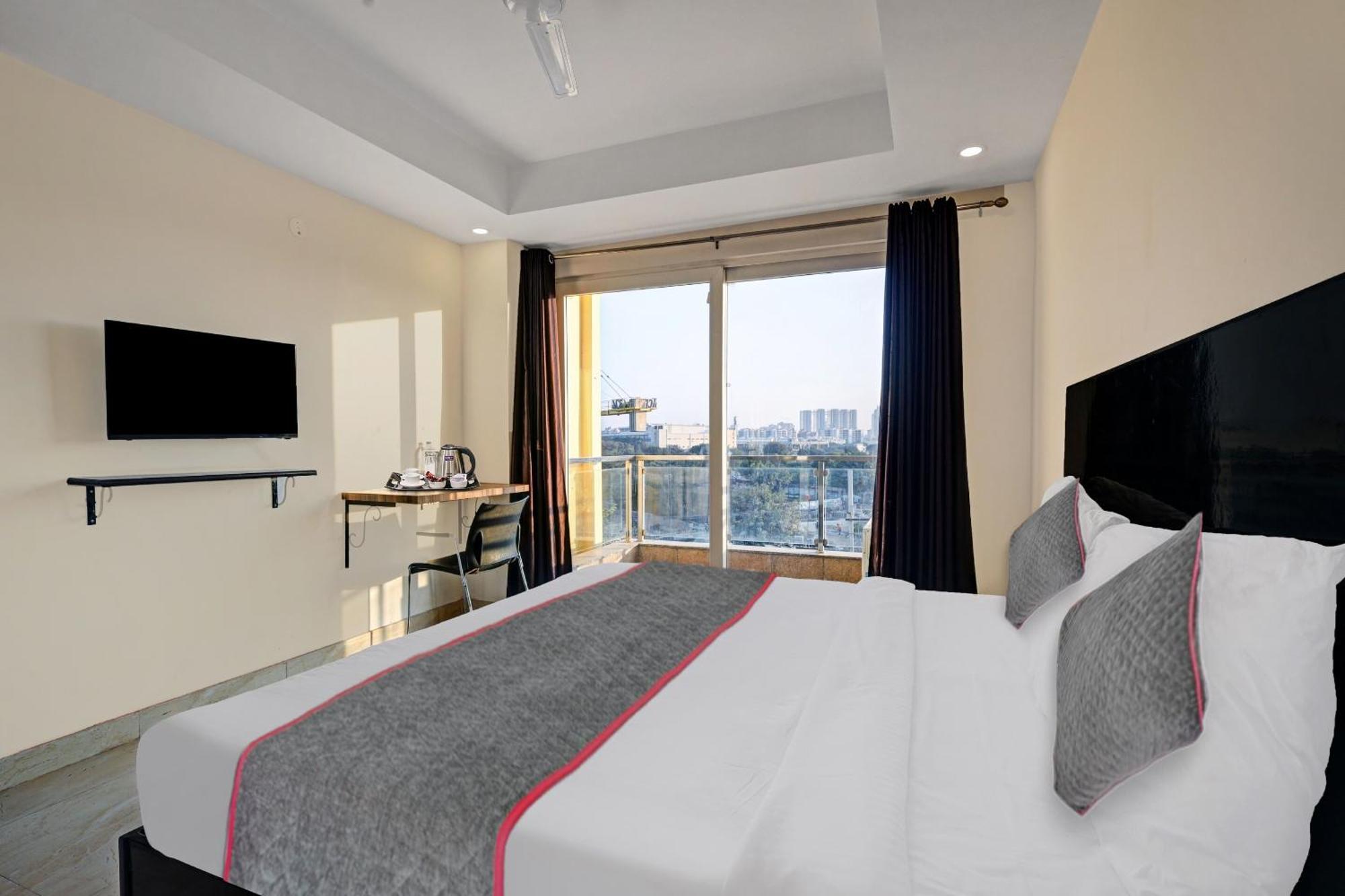 Super Townhouse Tipsyy Near Bestech Central Square Mall คูร์เคาน์ ภายนอก รูปภาพ