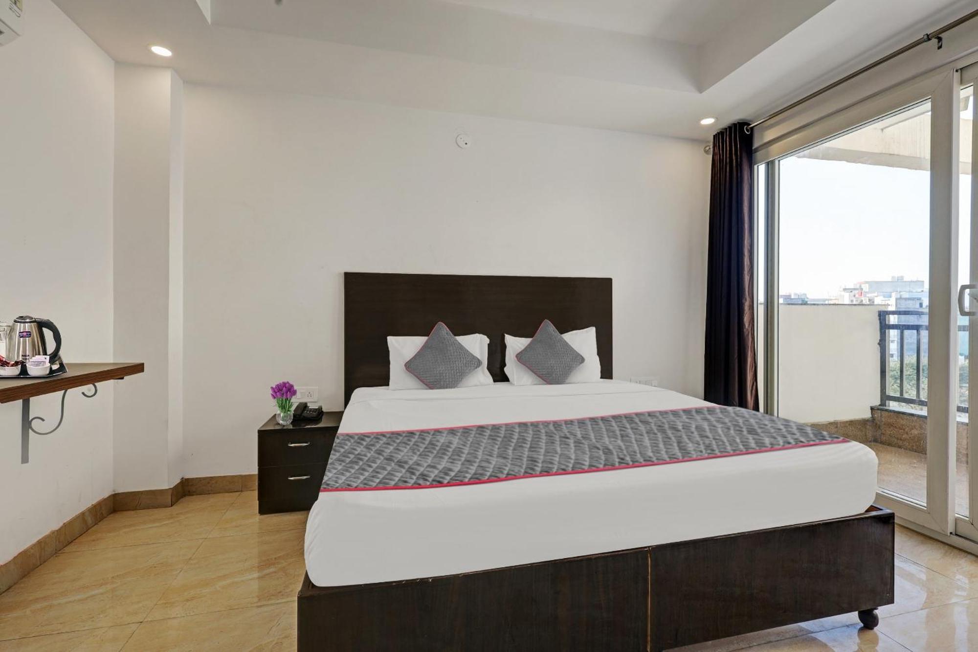 Super Townhouse Tipsyy Near Bestech Central Square Mall คูร์เคาน์ ภายนอก รูปภาพ