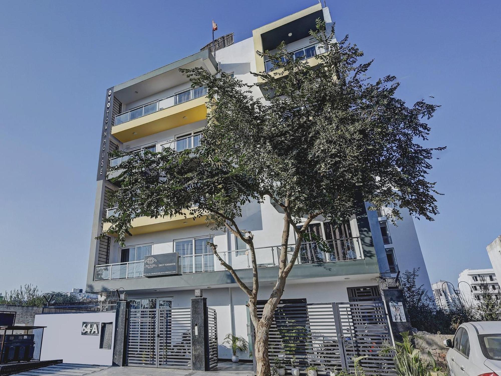 Super Townhouse Tipsyy Near Bestech Central Square Mall คูร์เคาน์ ภายนอก รูปภาพ