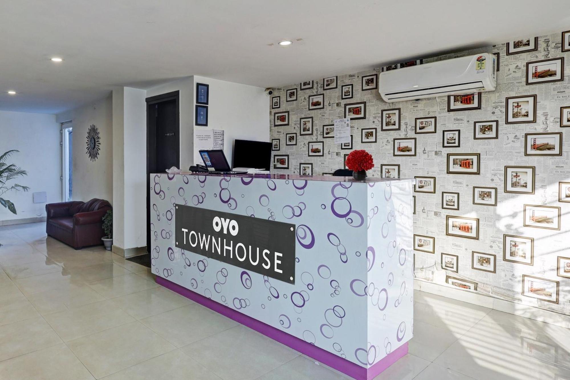 Super Townhouse Tipsyy Near Bestech Central Square Mall คูร์เคาน์ ภายนอก รูปภาพ